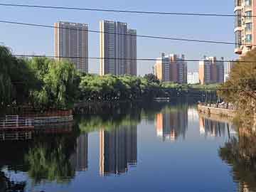 2025新澳天天彩免費也许2025年正版资料免费下载入口，留心误导的假幌子链